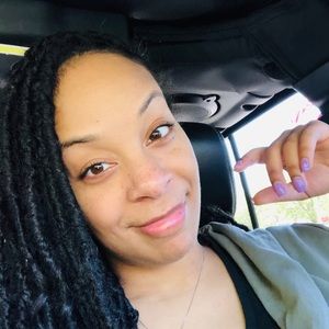 Meet your Posher, Desiree